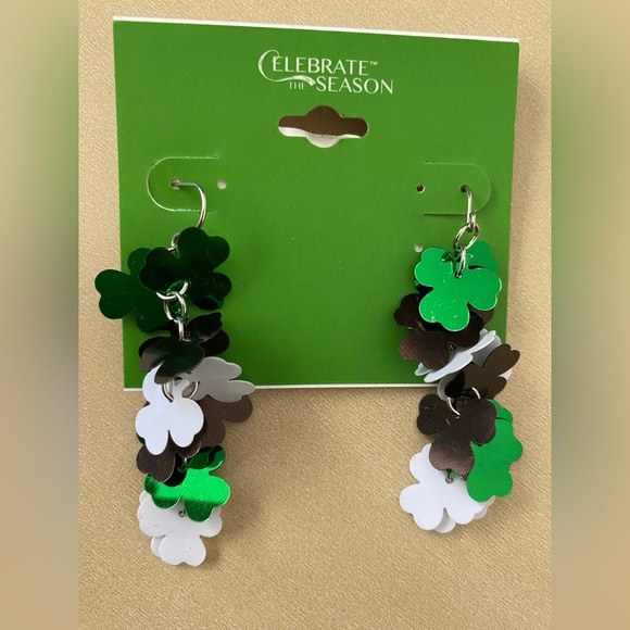 Jewelry - Shamrock earrings